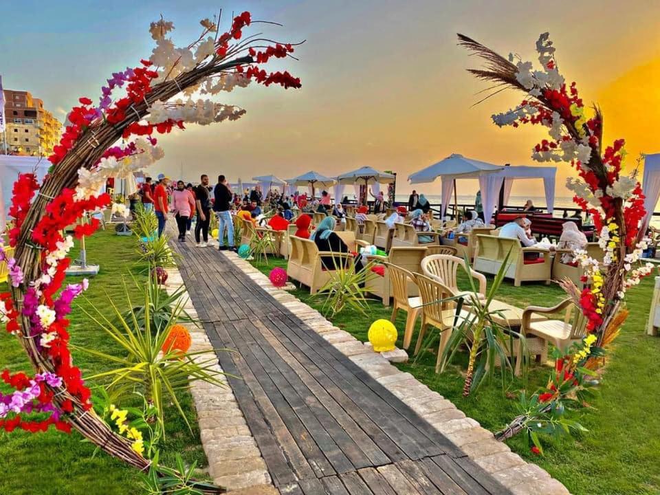 الاسكندرية مفروش فيو بحر البيطاش شهر العسل * Alexandria